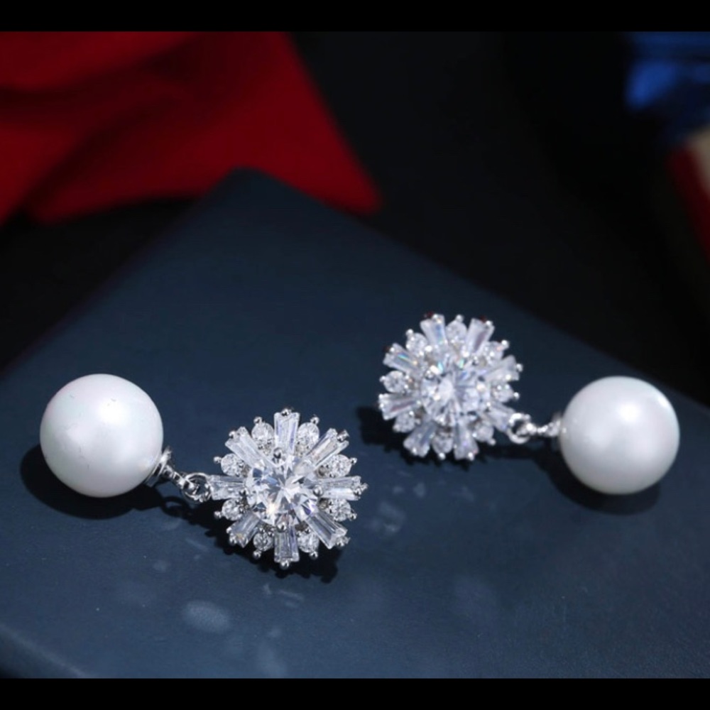 Clear cluster pearl design